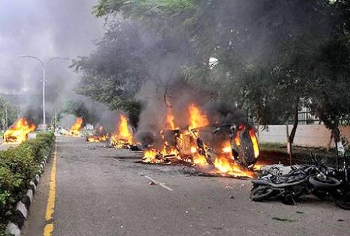 Violence was erupted in Panchkula after Ram Rahim convicted by CBI court