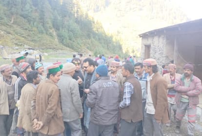 Hundreds of shepherds appeared with thousands of cattle from helicopters at kangra