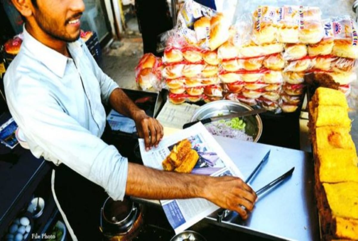Very Dangerous to eat food on the newspaper