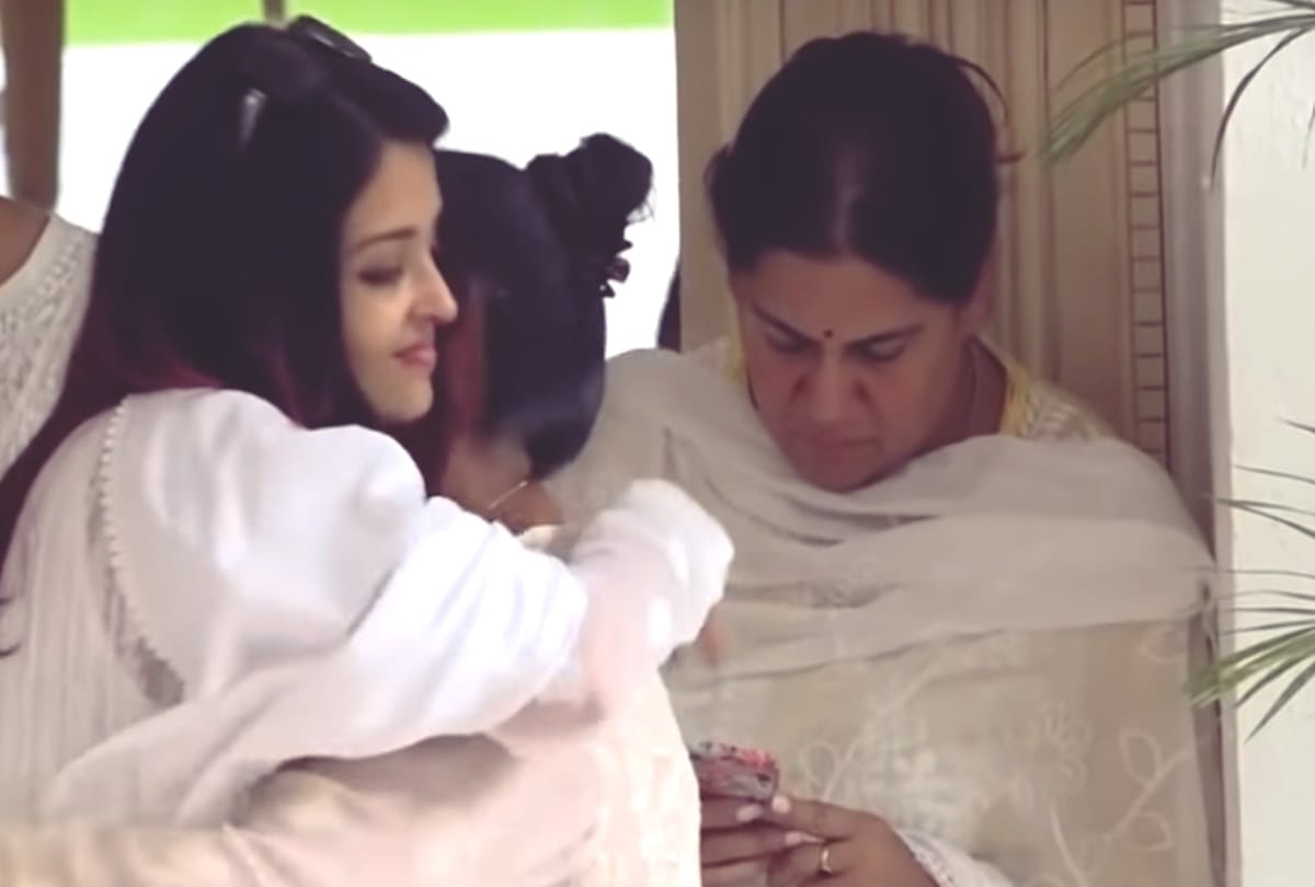 Aishwarya Rai Hugging Rani Mukerji at Krishna Raj Kapoor funeral