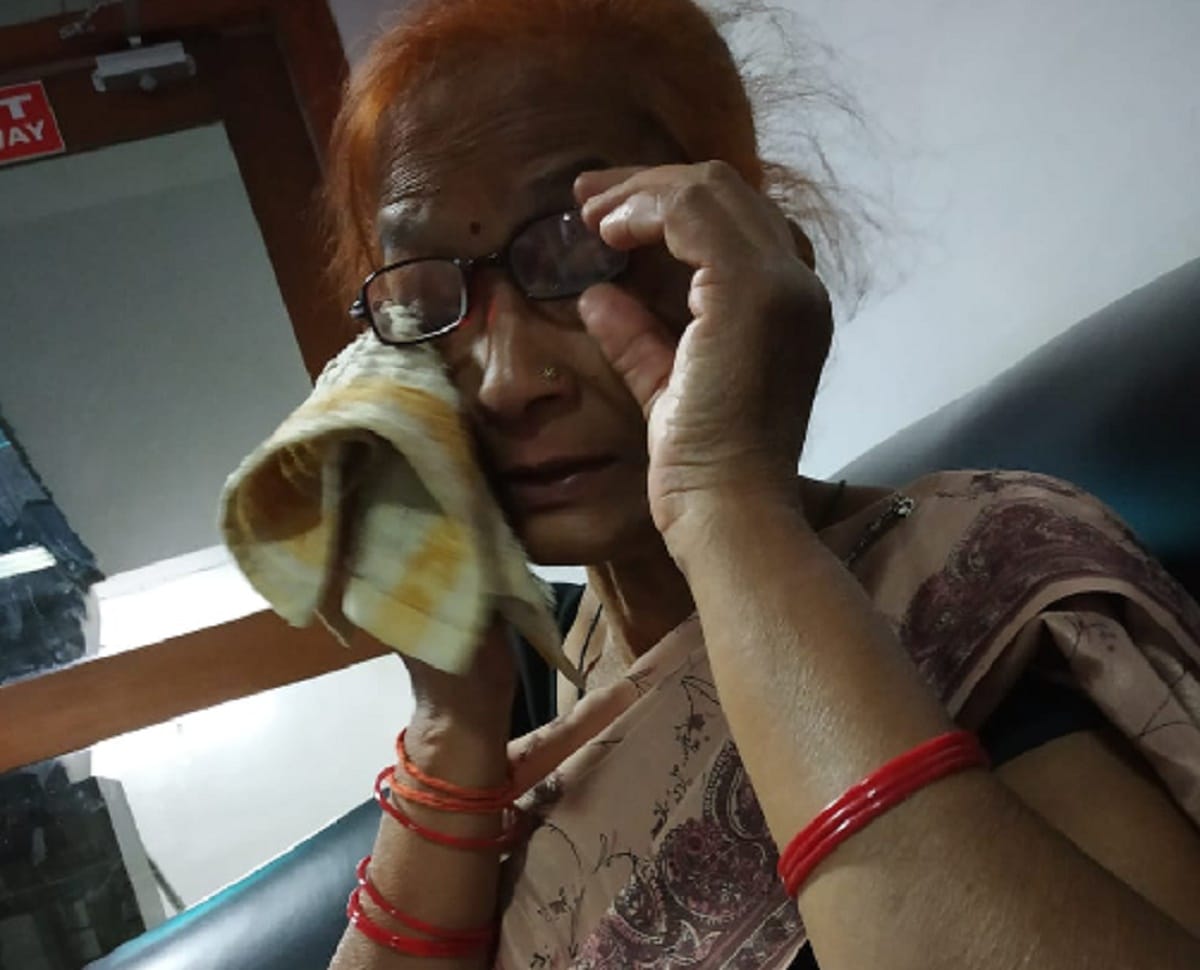 Veena is ready to sell her kidney for marriage of her daughter