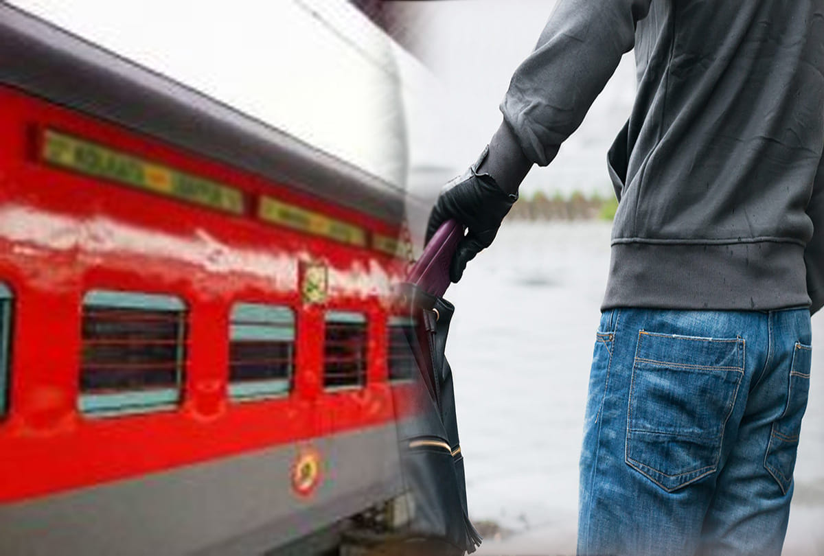woman passenger's jewelery and cash stole in ananya express