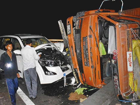 Two cars, three die from DCM overturned