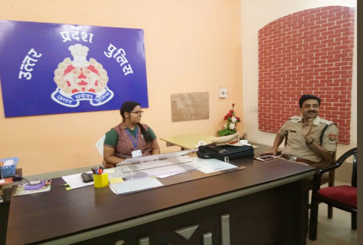 school girls became police officers for one day in etah
