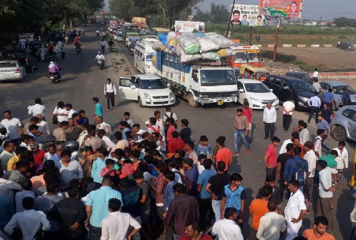Accident in meerut and two killed and many injured see photos