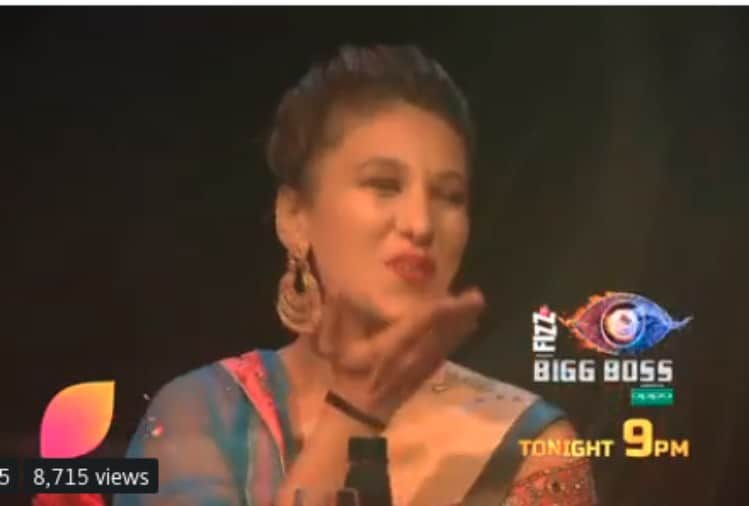 bigg boss 12 anup jalota said i  love you to jasleen matharu in a dinner date