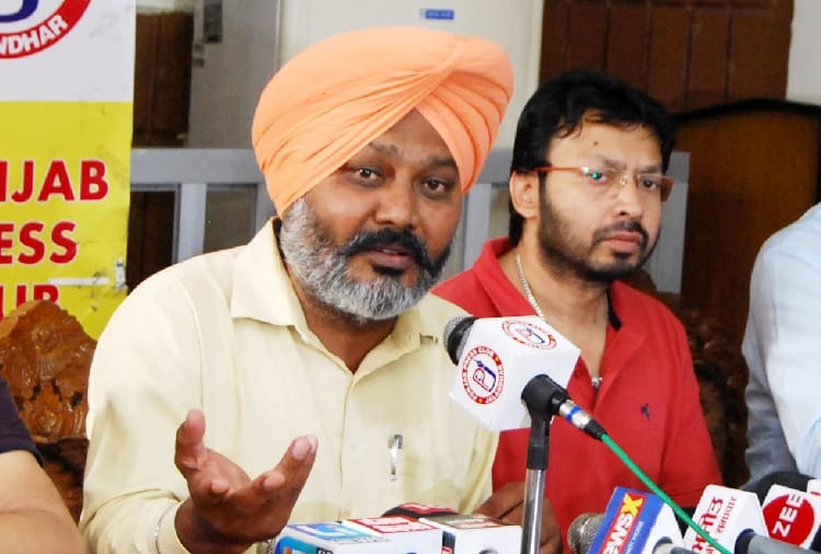 Harpal Cheema targeted on Captain amrinder singh