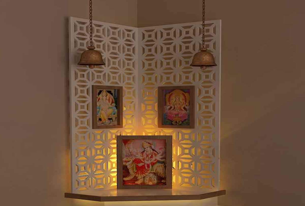 why the picture of ancestors is not keep in the house of worship