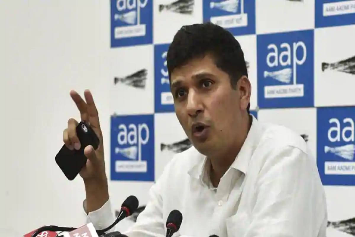 Aam Aadmi party slams Central Government over Reduce fuel prices 