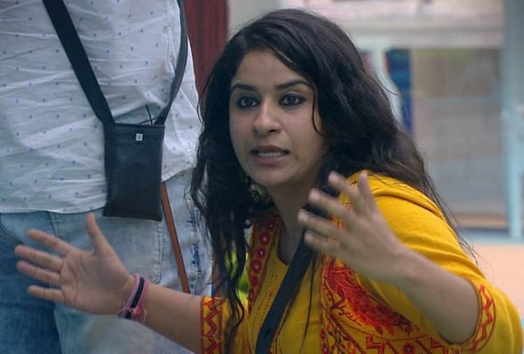 Bigg Boss 12 Surbhi Rana using abusive words in house during captaincy task