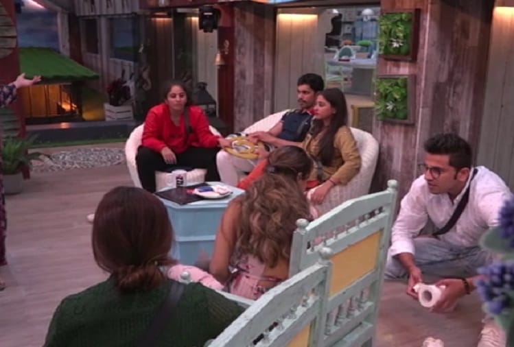 Bigg Boss 12 Surbhi Rana using abusive words in house during captaincy task