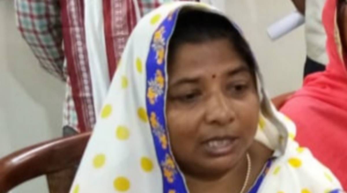 Martyr wife says that UP government not gave financial support