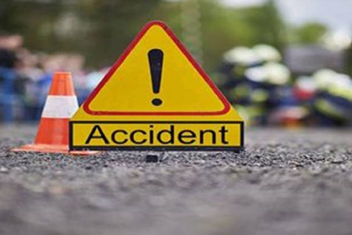 four injured and one died in an accident in lucknow.