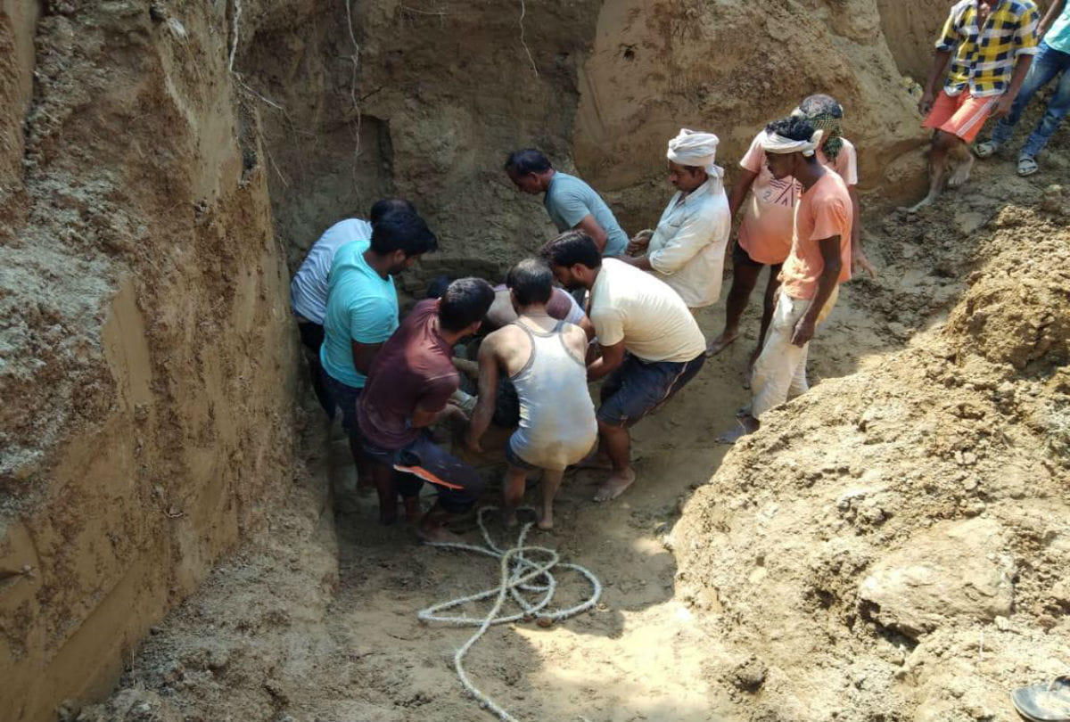 farmer died due to soil erosion in well