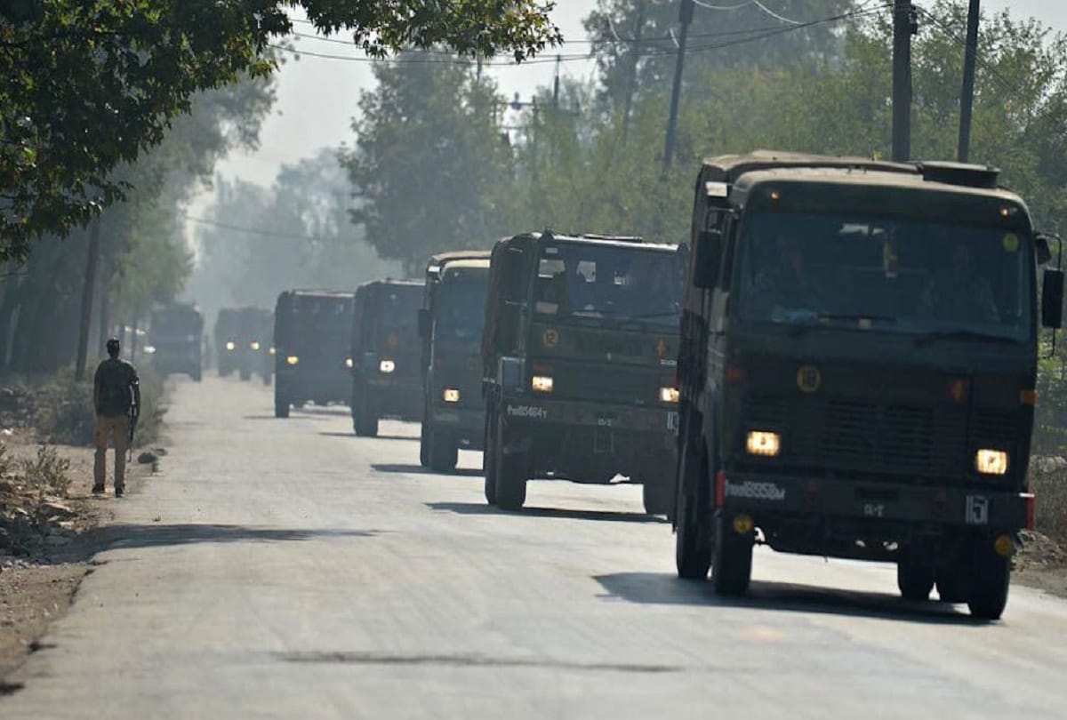 16 Para commandos injured in road accidents in Shopian