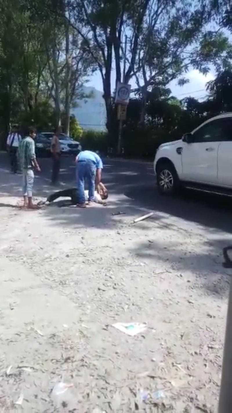 bloody fight between dehradun DIT college student two group three injured