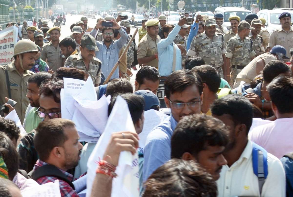 lathicharge on sikshak bharti candidates protesting in front of bjp office