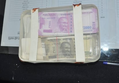 Police arrested three people for printing fake currency in mau