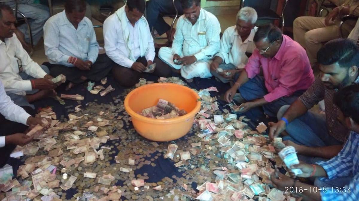 Counting of donated money in vindhyawasini temple at mirzapur