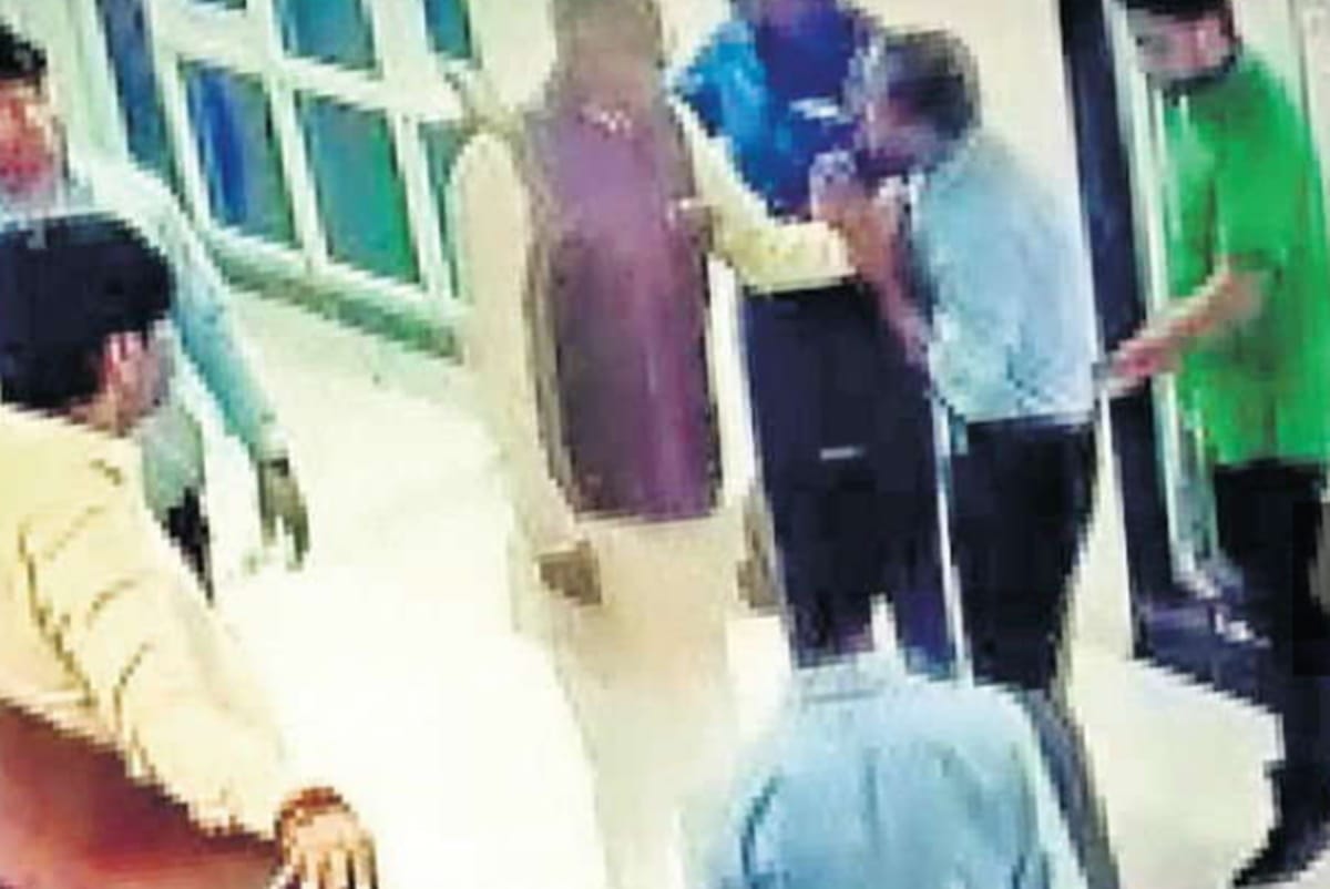 Toll employee ask to show the ID proof, BJP MP and security guard beat up toll plaza workers
