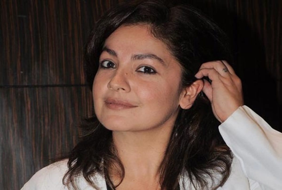 pooja bhatt debut netflix web series bombay begums