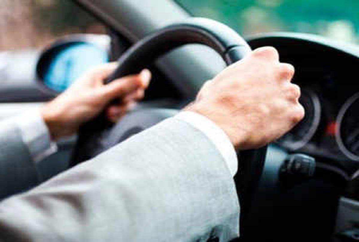 Consumers have to face problems after starting online process in Transportation Department in noida