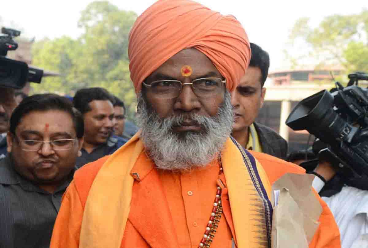 Sakshi Maharaj angry at Storytellers of Shrimad Bhagwat Story