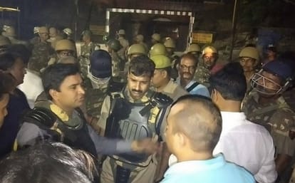 Dispute between two community in varanasi
