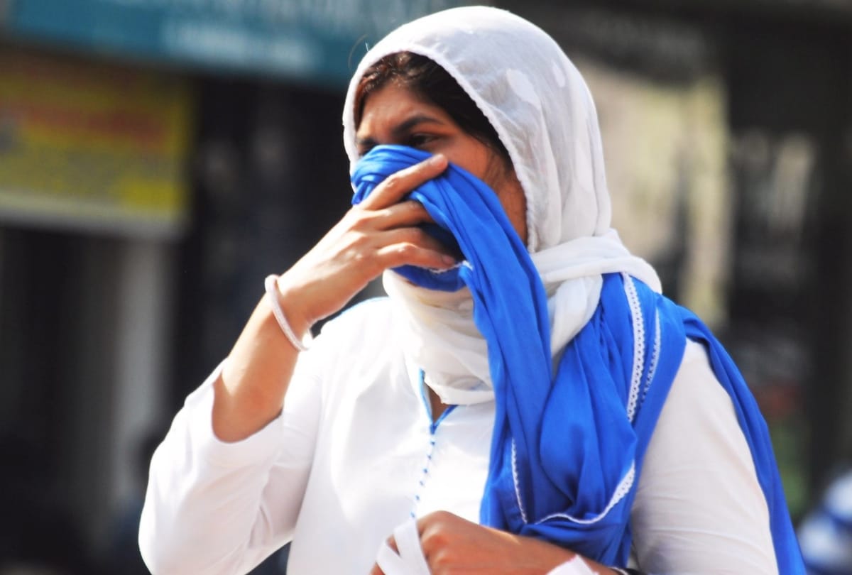 mercury reaches above 35 degree in lucknow