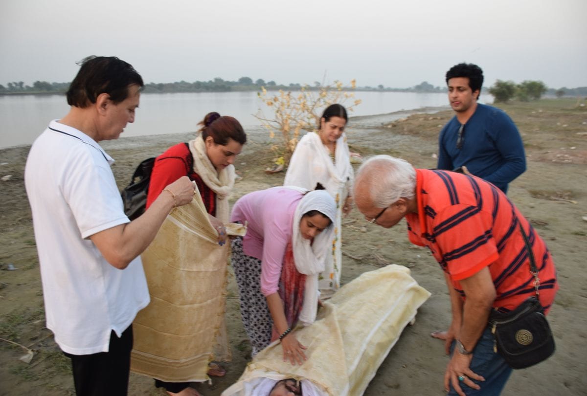 Bollywood actress Vijayta Pandit arrives at Vrindavan to take body of nephew
