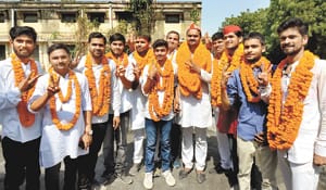 Students' new 'government' takes over au