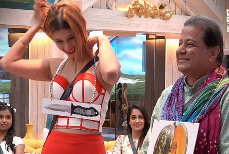 Bigg Boss 12 Jasleen Matharu will do hot dance in front of Anup Jalota