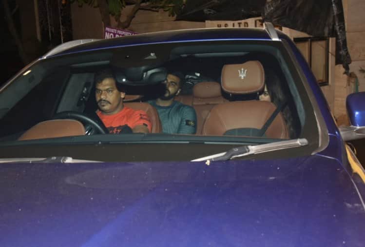 arjun kapoor and malaika arora spot together at sandeep khosla party