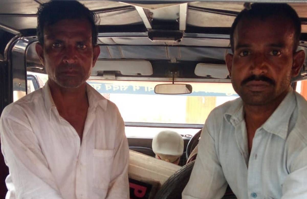 Police arrested two people with fake currency in azamgarh