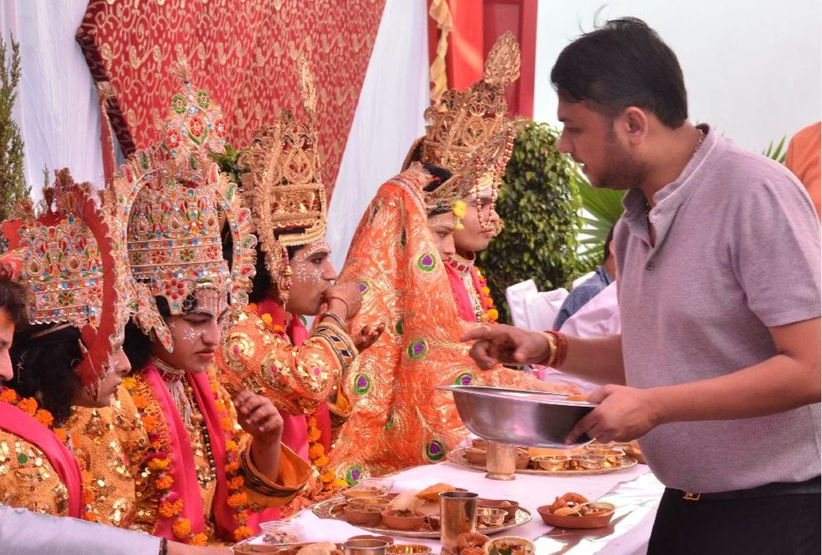 lord ram taking badhar in Janakpuri mahotsav agra
