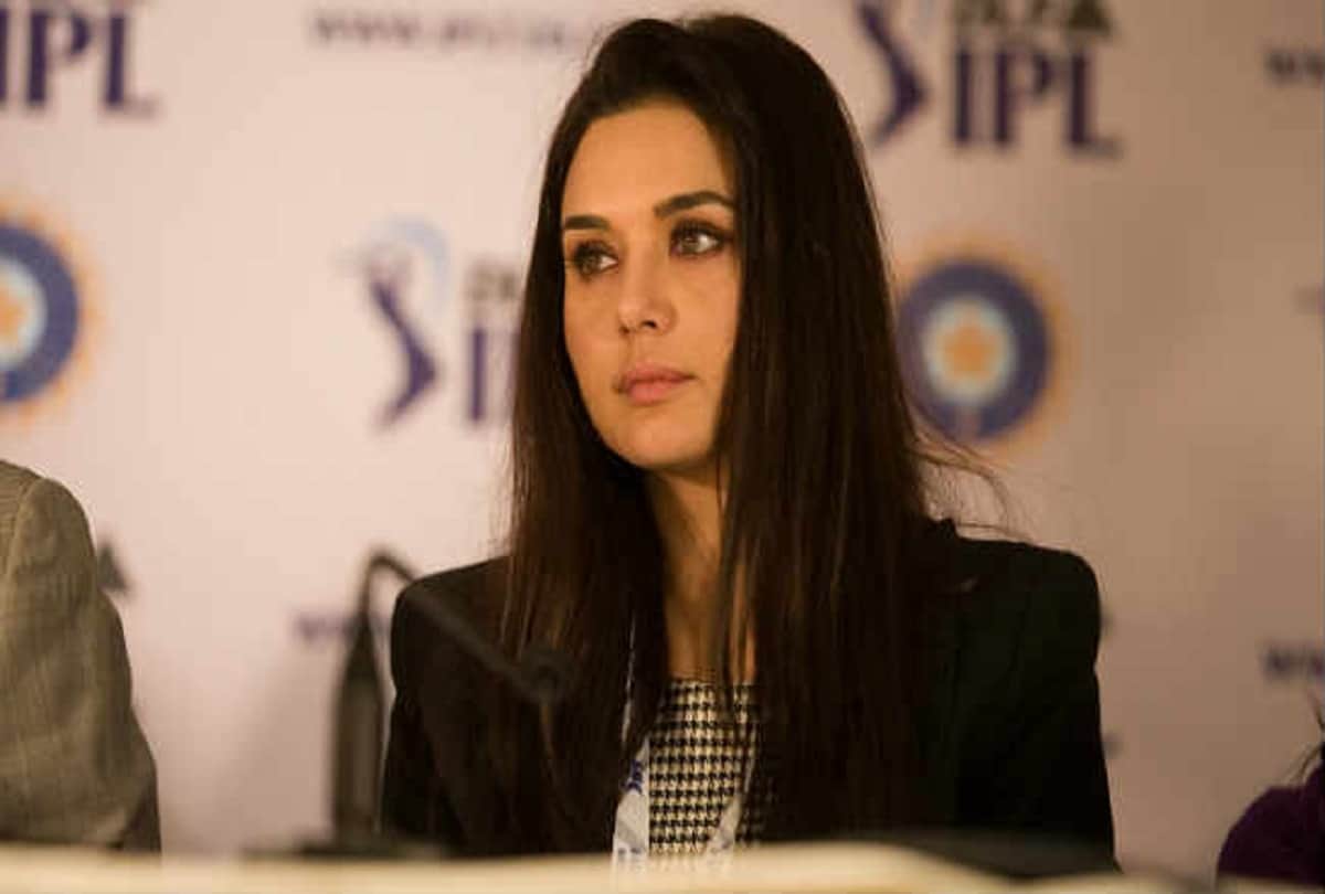 actress preity zinta reacts on nana tanushree controversy