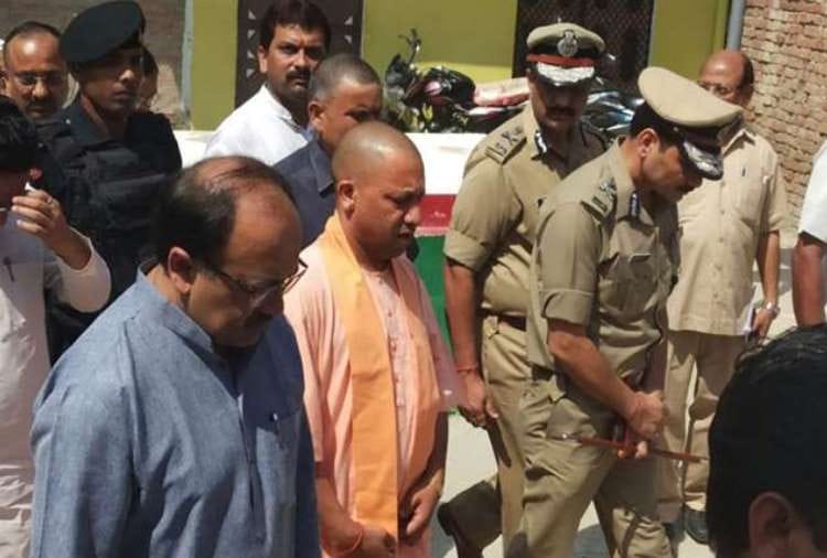 CM yogi pays tribute to deputy CM keshav prasad's father