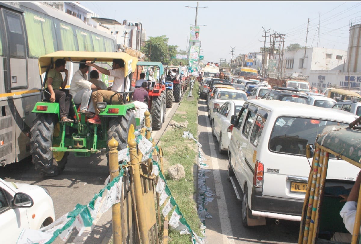ten km long Jam on Delhi Meerut Highway in ghaziabad