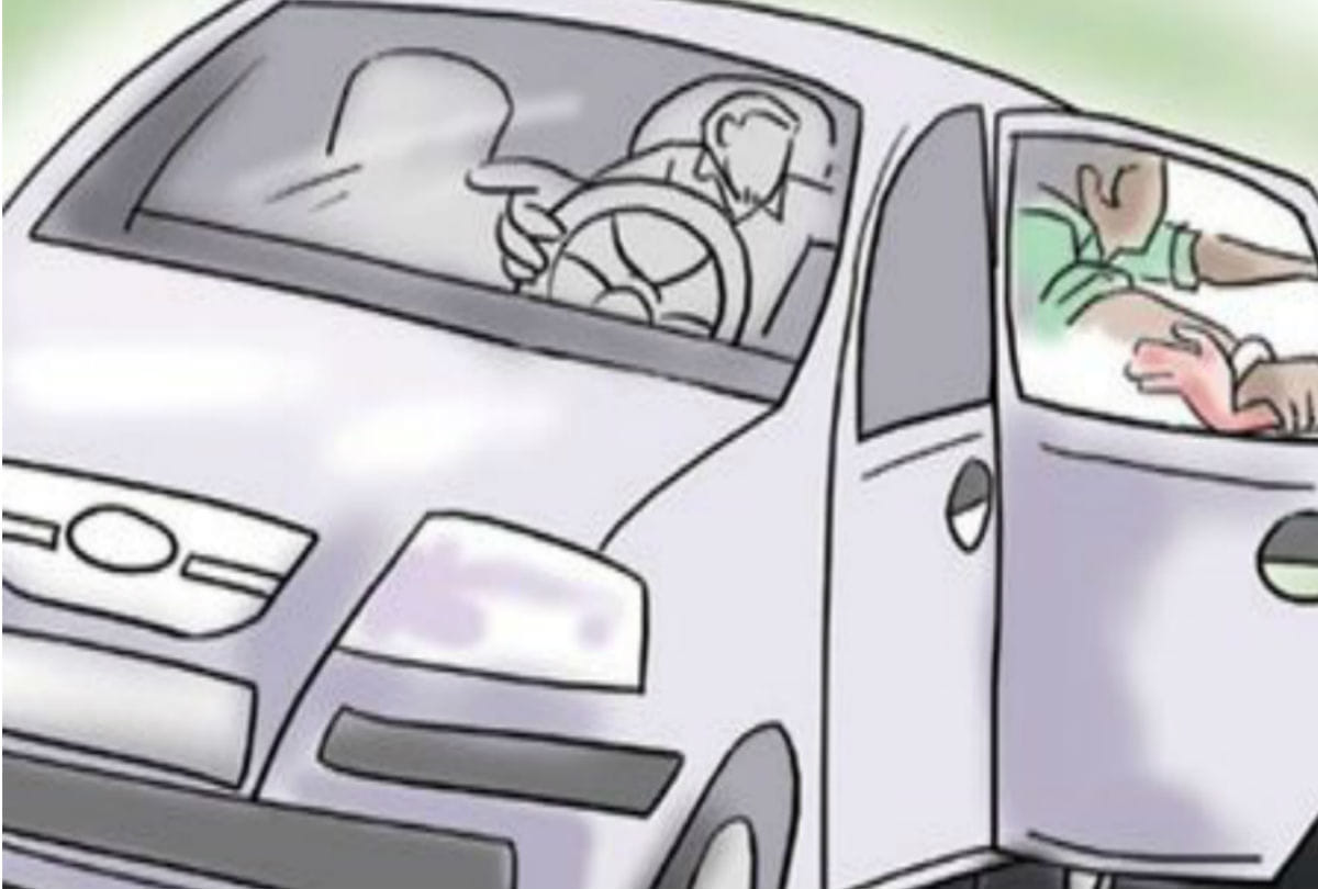 miscreants looted retired teacher couple in moving car
