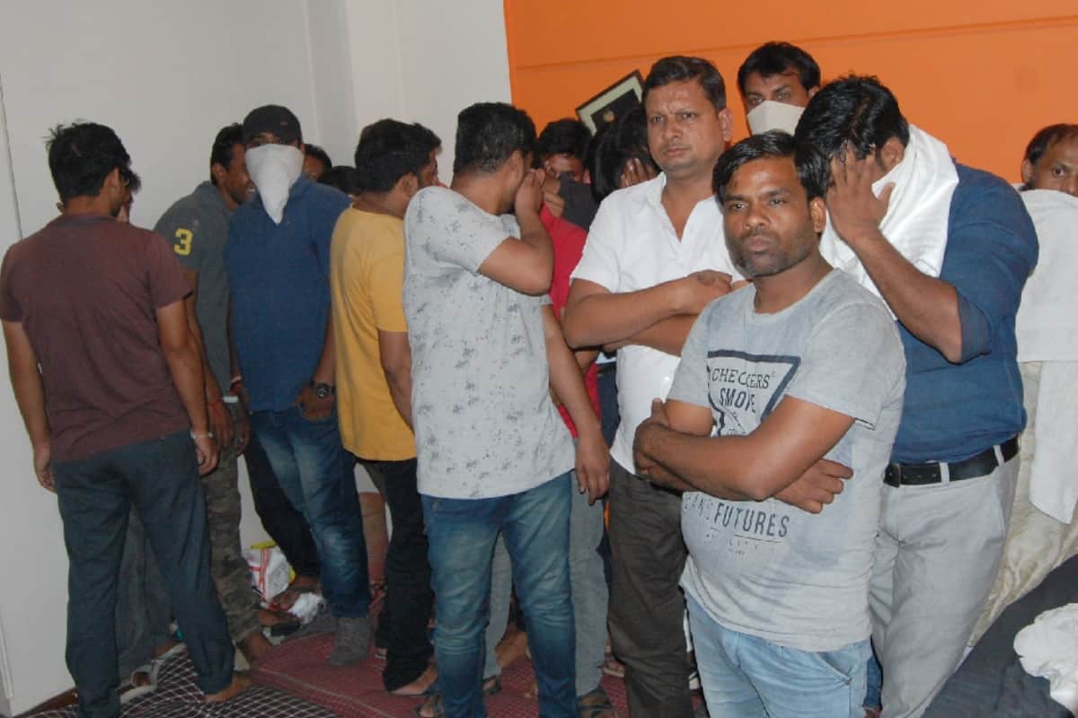 police raids in hotel Meerut where Betting on cricket was going on  21 arrested