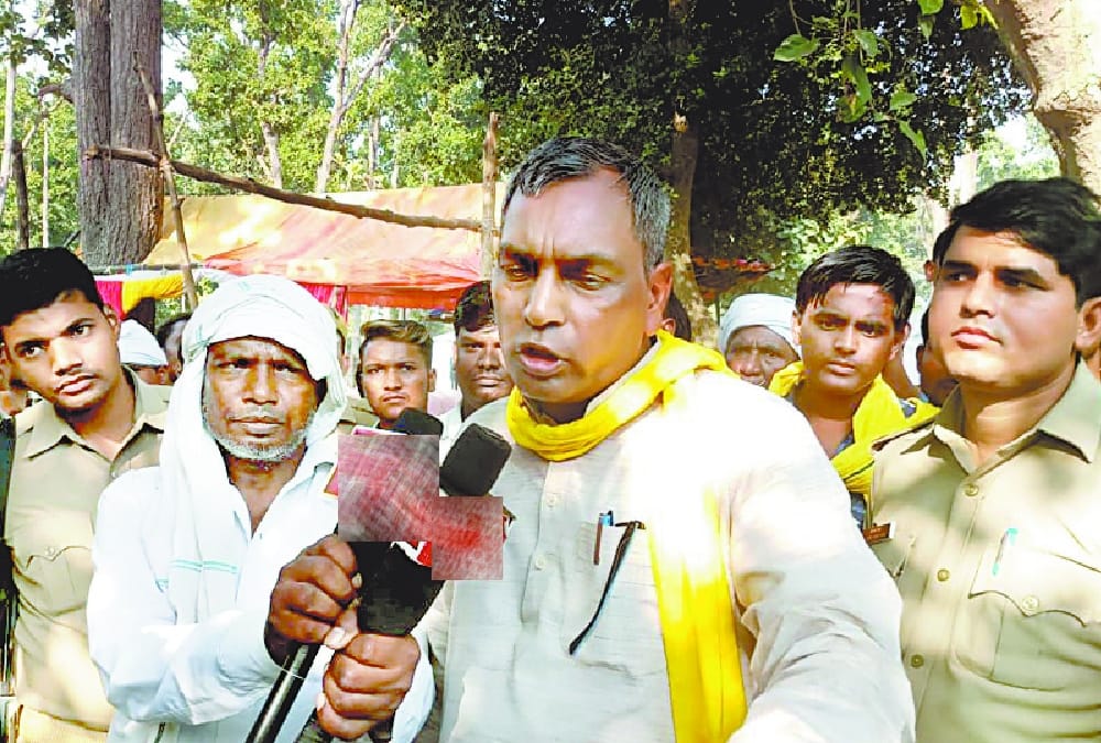 omprakash rajbhar criticizes yogi adityanath government.