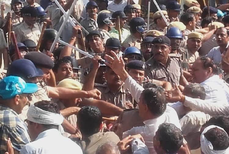 police lathicharge on roadways employees in panipat of haryana