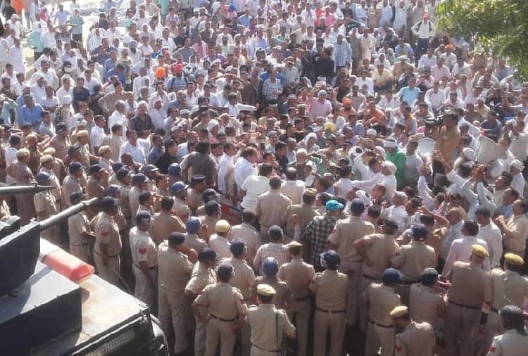 police lathicharge on roadways employees in panipat of haryana