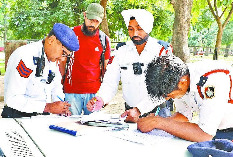 traffic police will cut challan if you will run vehicle on cycle track