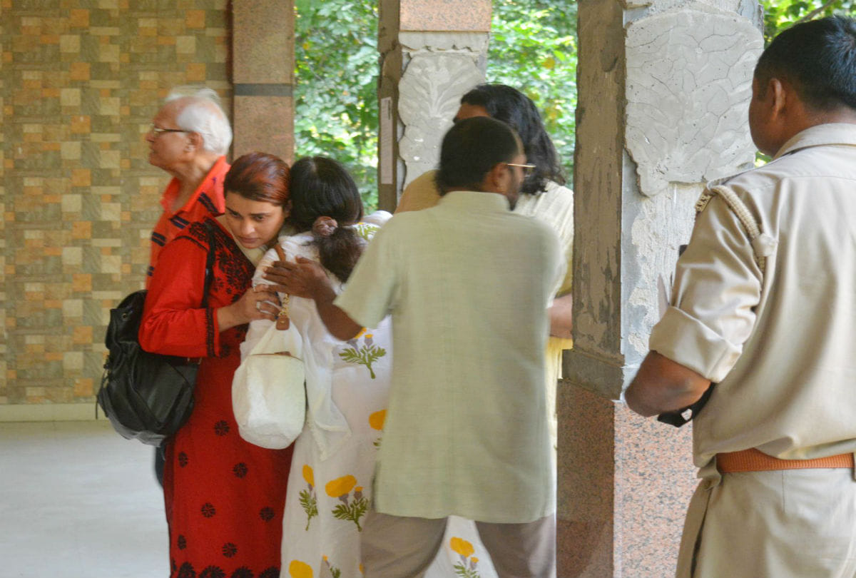 Bollywood actress Vijayta Pandit arrives at Vrindavan to take body of nephew