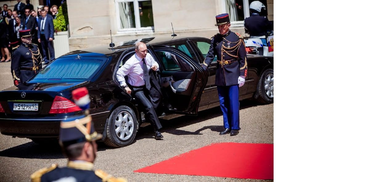 vlamidir putin's car can swim in water, know about the deep details of this limousine car