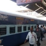 साबरमती एक्सप्रेस से आए लोग