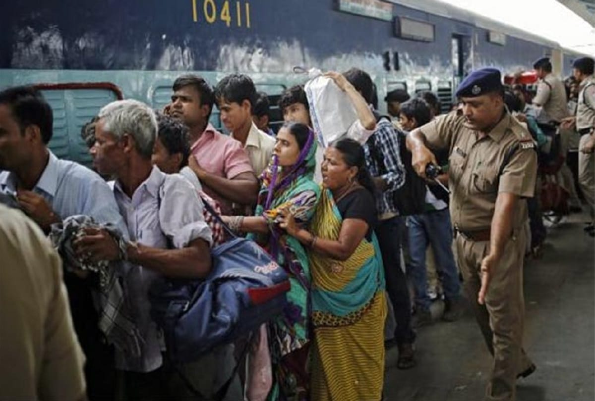 congress says attacks on north indians is a conspiracy