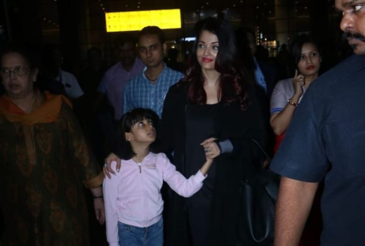 aishwarya rai bachchan spot with abhishek bachchan vacation