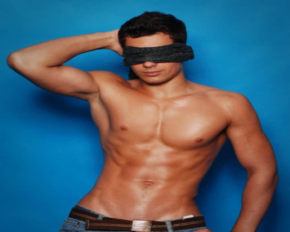 Story of an educated man who willingly choose to become gigolo